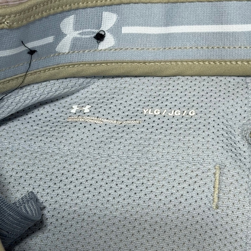 Under Armour Golf Shorts Kids Size YLG Tan Performance Flat Front - Picture 4 of 7
